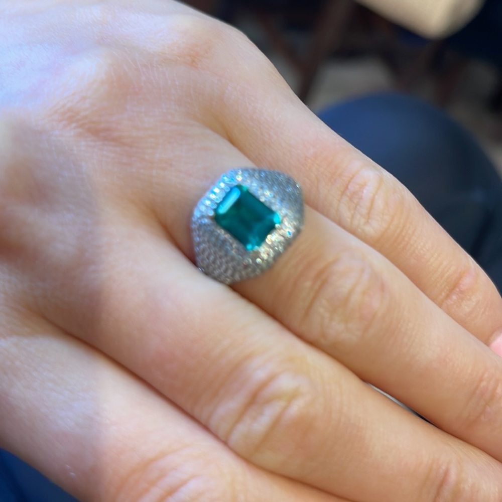 New ring - Picture 3 of 3